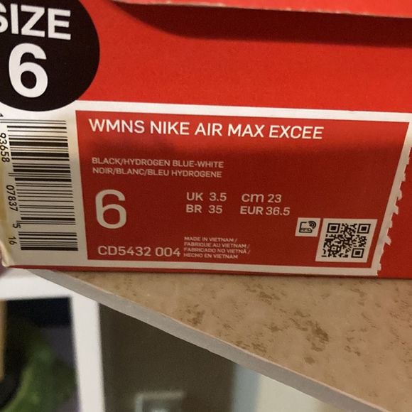 - NWT ladies Nike Air Max Excee athletic shoe in size 6 - Picture 10 of 10